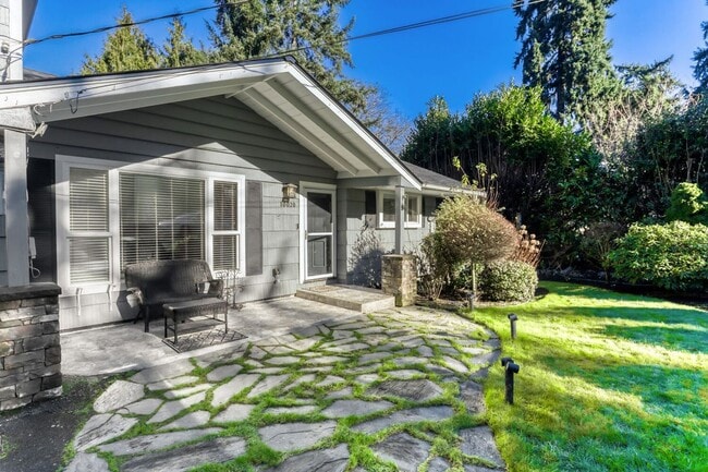 Photo - 4Bd/2Ba Bellevue House