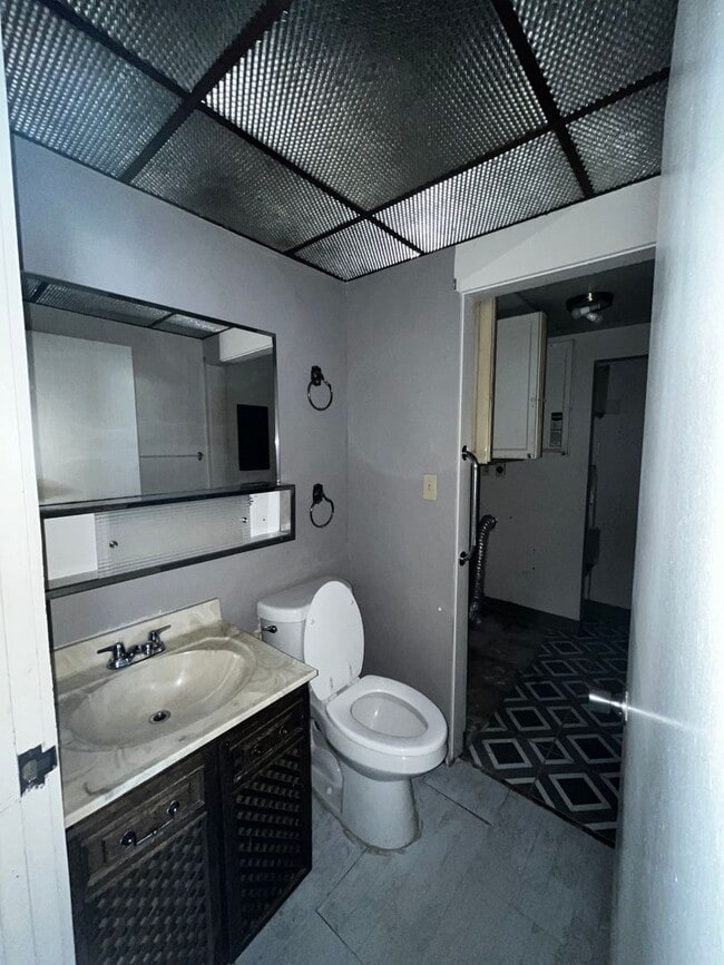 Photo - 1415 W 4th Ave