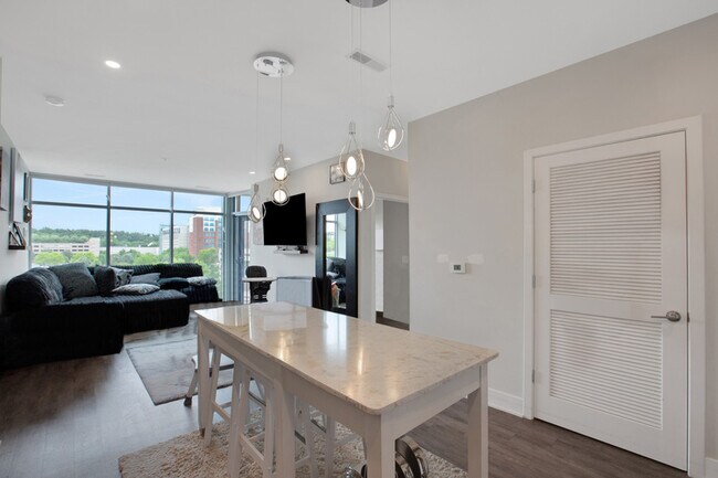 145 Riverhaven Dr