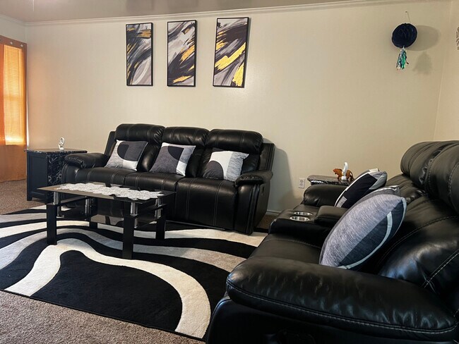 Photo - 512 N Chicago Ave Unit B