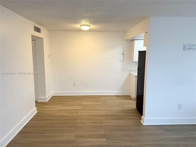 Photo - 31 NW 163rd St Unidad 39