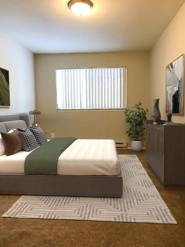Emerald Apartments