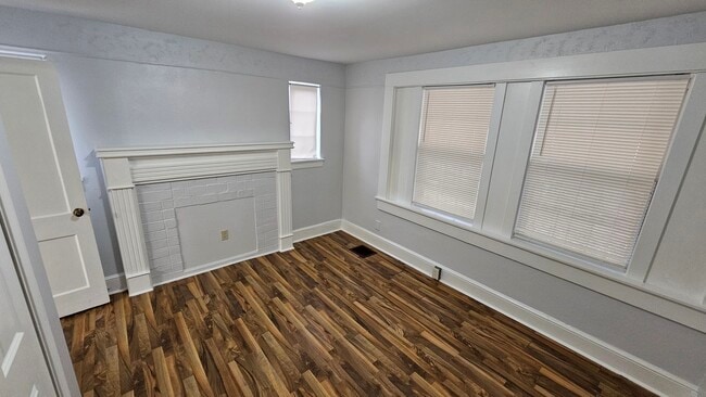 Segundo dormitorio - 212 Thurston Dr NW Unidad #B