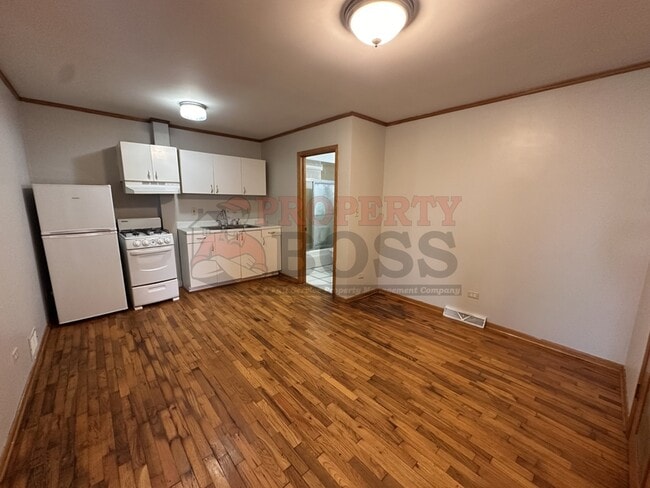 Photo - 209 E Center St