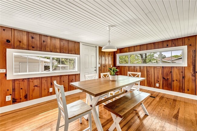 Building Photo - 801 NW C St