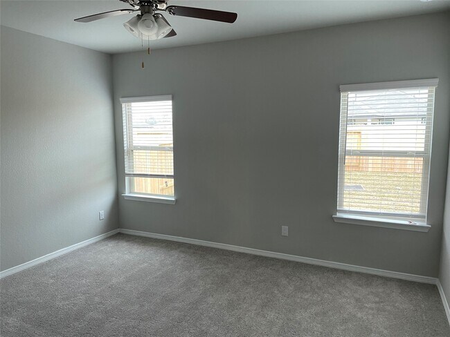 Photo - 823 Redinger Ridge Dr