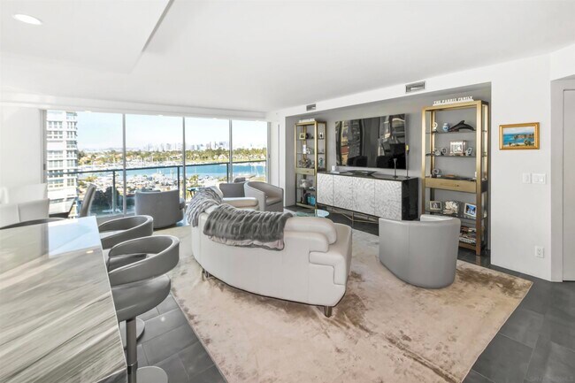 Photo - 1780 Avenida Del Mundo Unidad 904