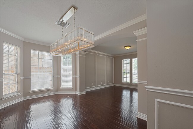 Building Photo - 1523 Brook Grove Dr