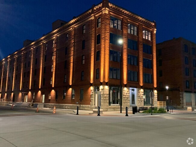 Building Photo - Lee Lofts