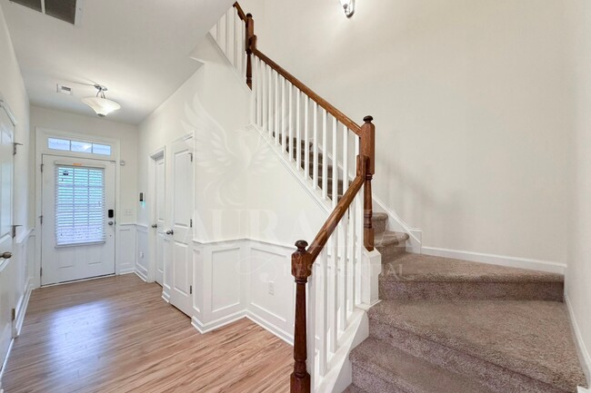 Photo - 907 Saratoga Dr