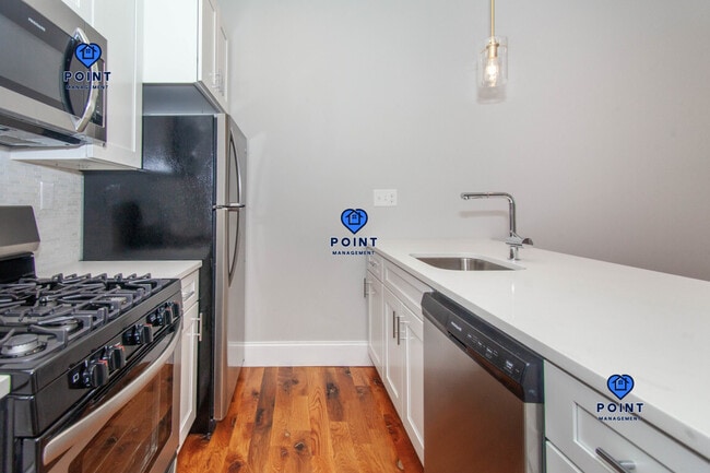 Photo - 128 Bremen St Unit 1