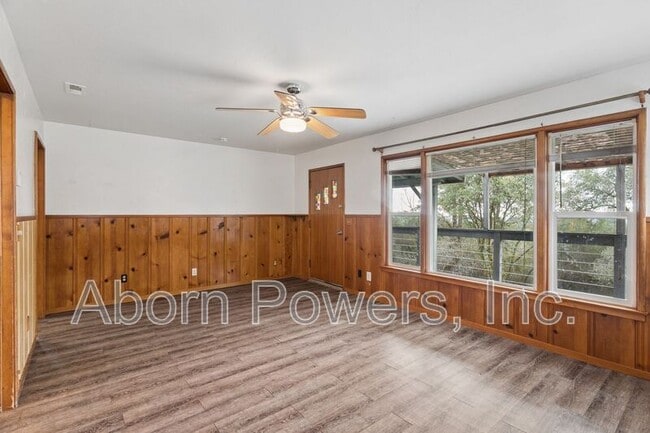 Photo - 1800 Tyrrel Ln