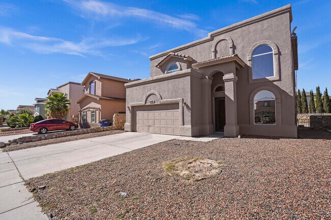 Photo - 2149 Shreya St