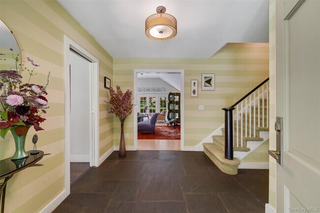 Photo - 164 Spring St