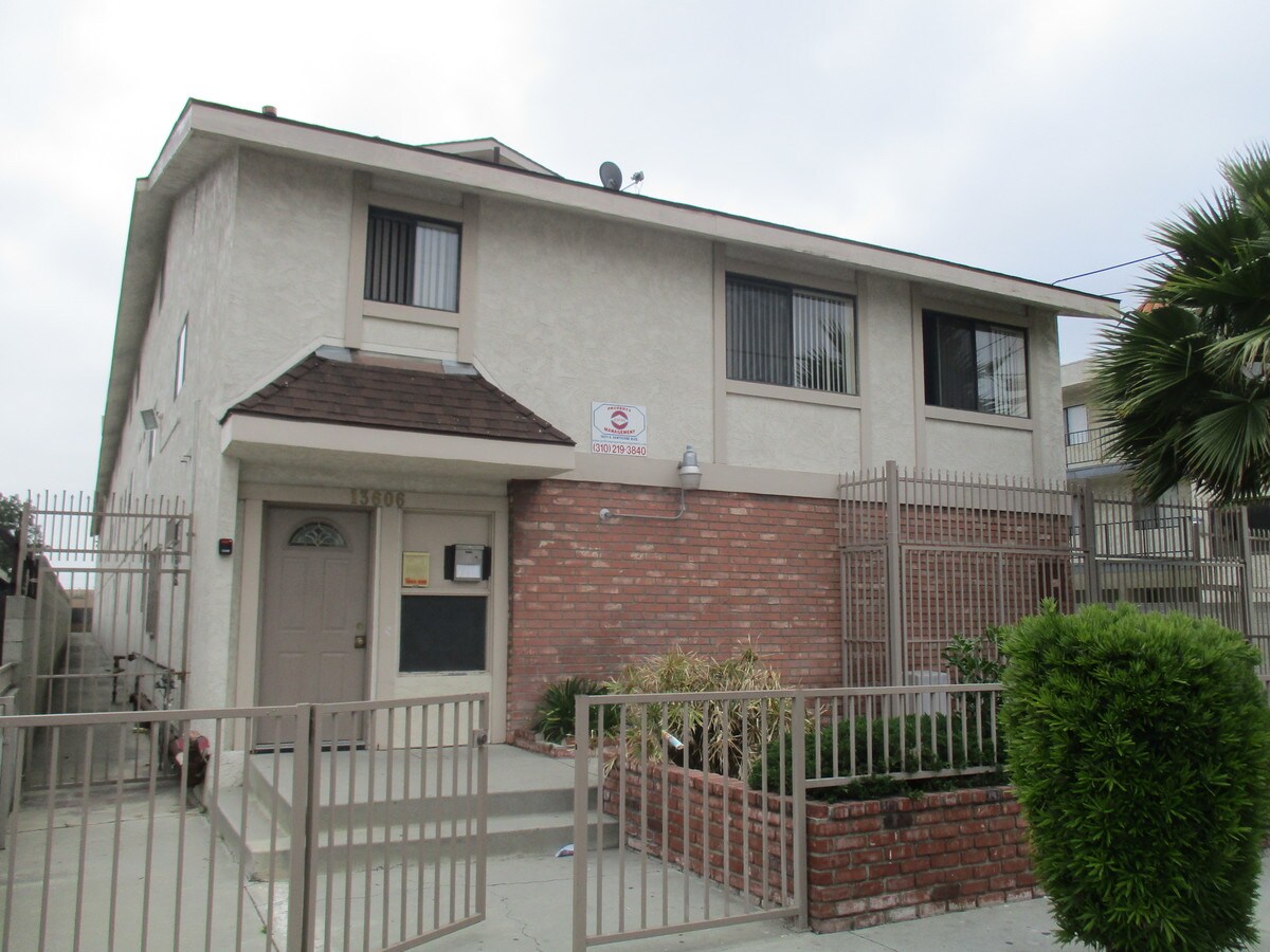 Photo - 13606 Cerise Ave Apartments