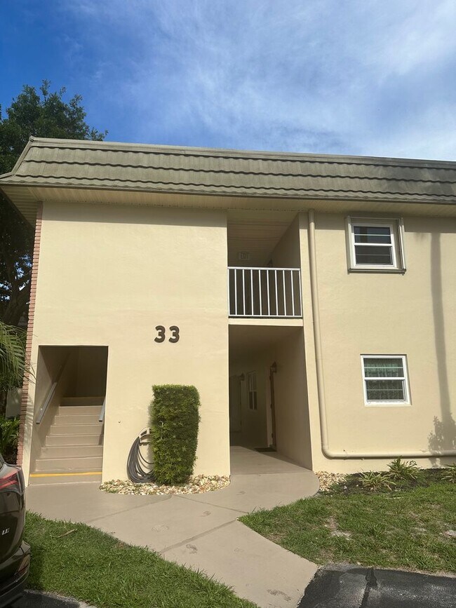 33 Vis Gdns Trl Unit 104