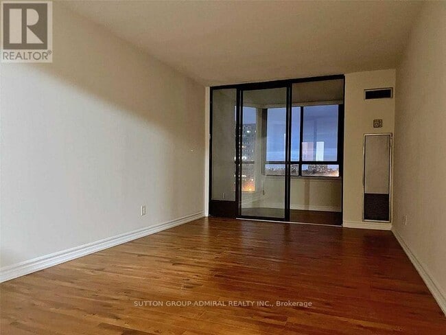 Photo - 25 Bamburgh Cir Unité 734