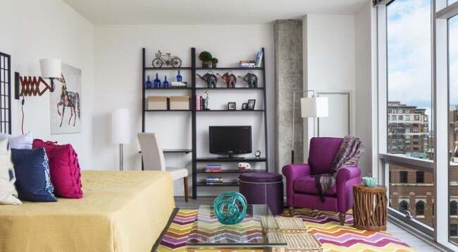 Photo - 802 N LaSalle St