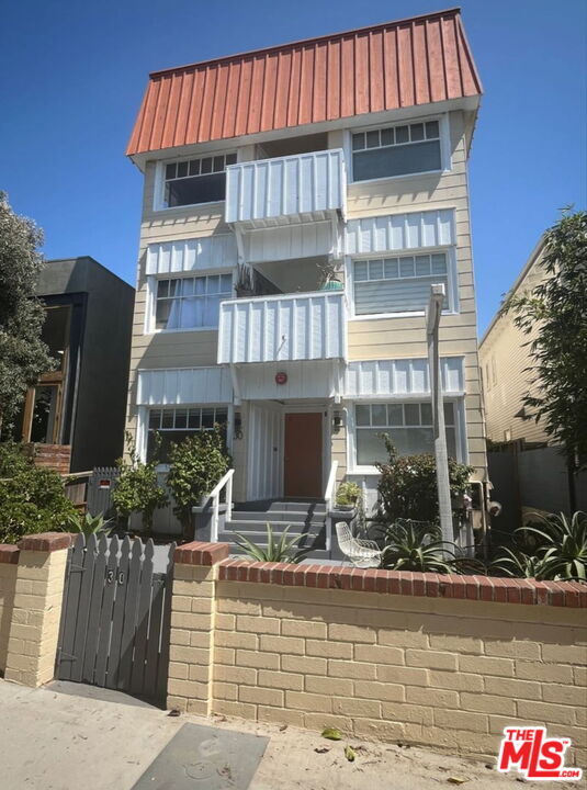 Photo - 30 Dudley Ave Unidad 10
