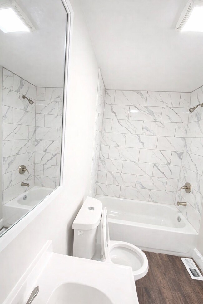 Photo - 2208 E Fayette St