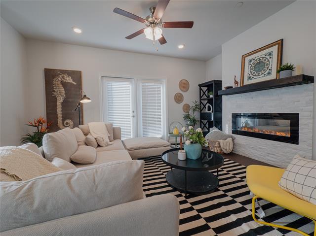 Photo - 2000 Naples Dr