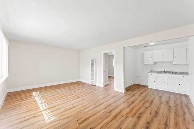 1254 W 110th St Unit 7