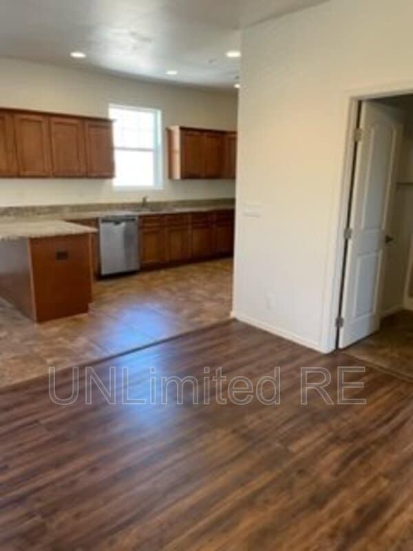 Photo - 2443 W Pikes Peak Dr