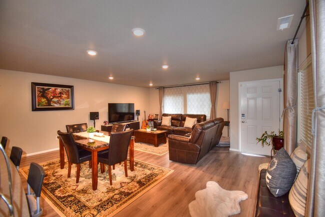 Photo - 3528 Hoffman Hill Blvd