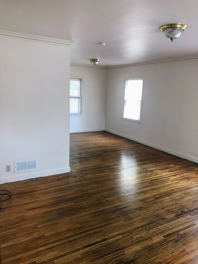 Photo - 2617 Hunt St