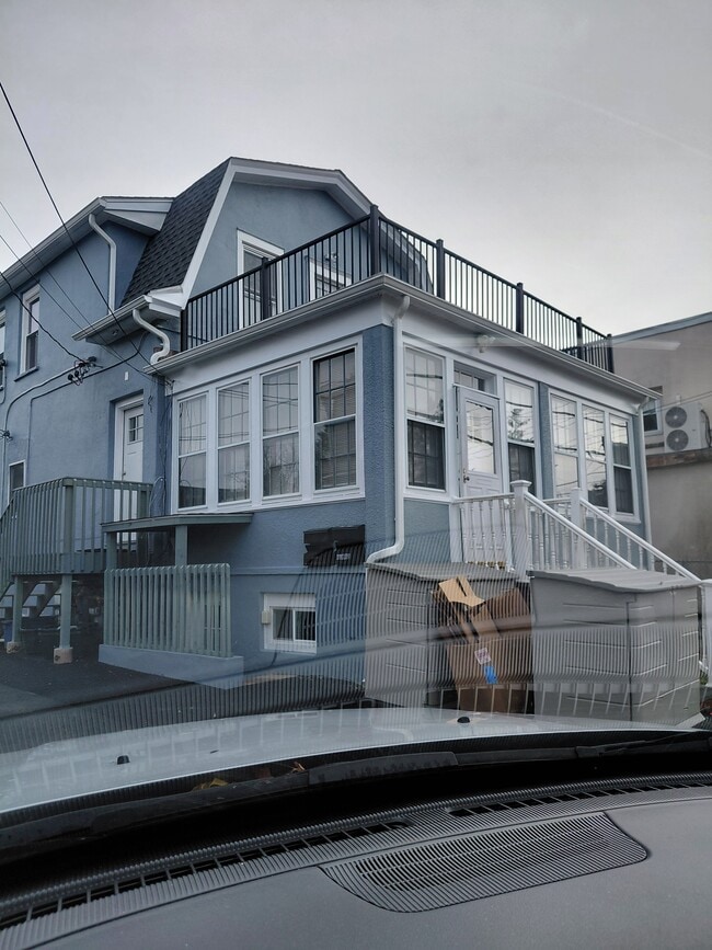 Photo - 41 Saratoga Ave