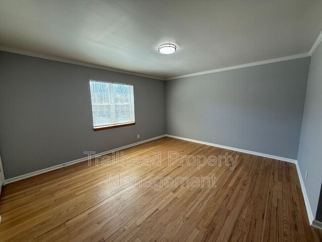 Photo - 320 E Gregory Blvd