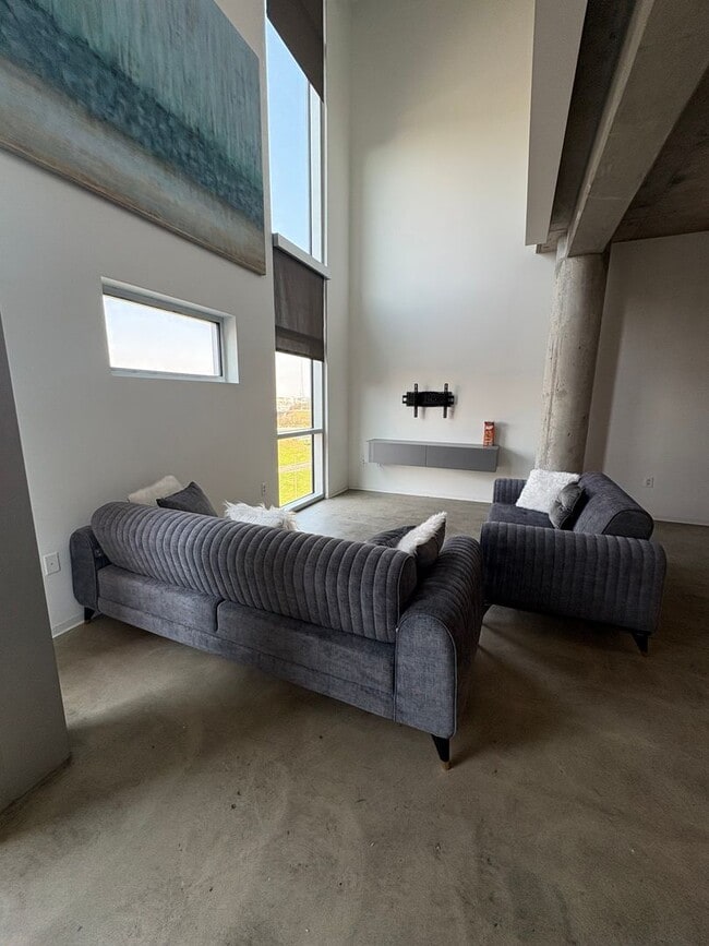Photo - Oversized Loft With Downtown Views