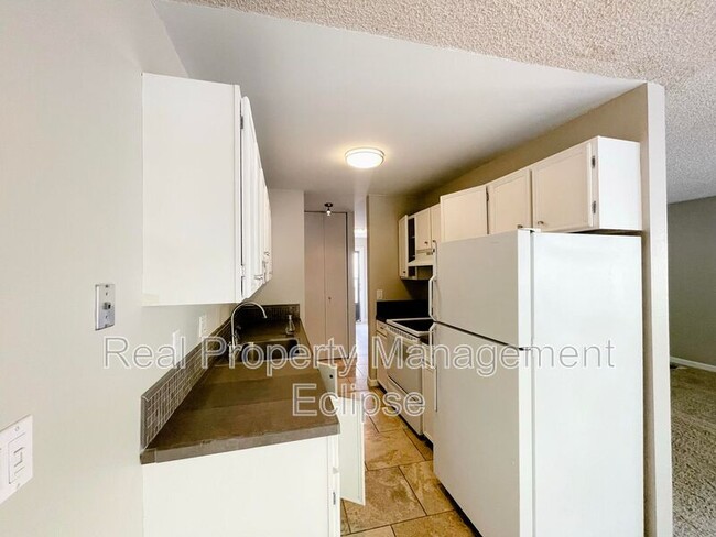 Photo - 321 Bellevue Way SE Unit 406