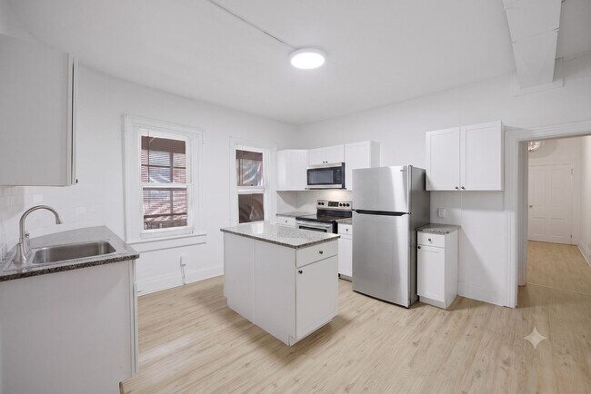 Photo - Prime South Side Location on East Carson Street Unit 2nd Floor