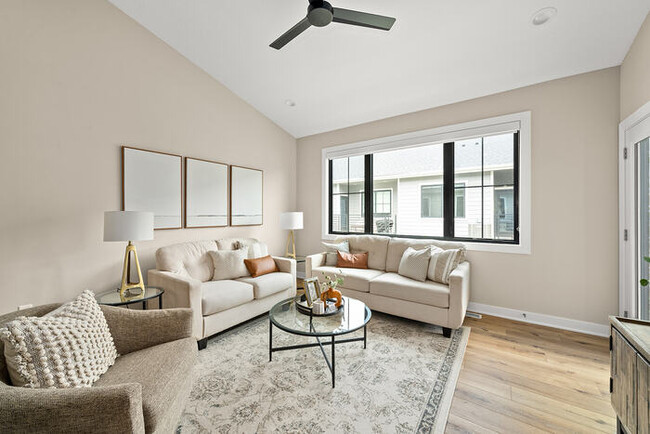 Photo - Stratford Crossing Flats