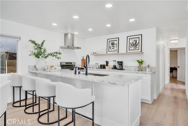Photo - 920 W Balboa Blvd