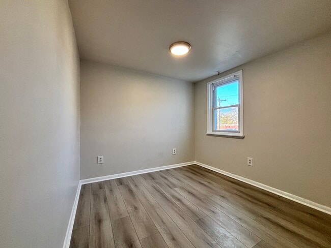 Photo - 894 N 42nd St Unit 2