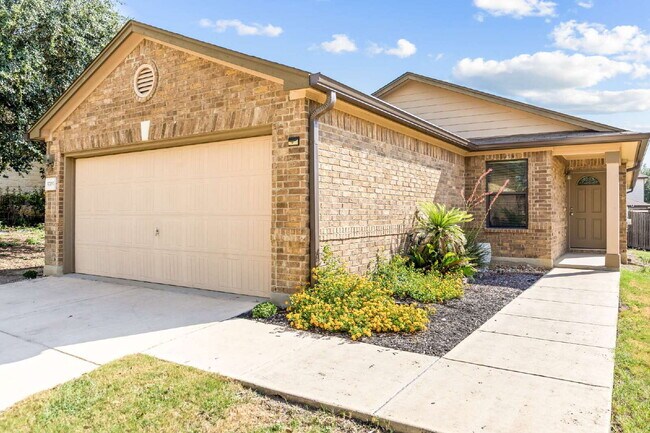 "Charming 3-Bedroom Oasis with 2 Full Baths – Your Perfect Retreat in Schertz!"
