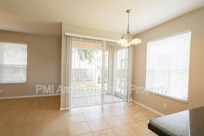Photo - 622 Breezeway Ct