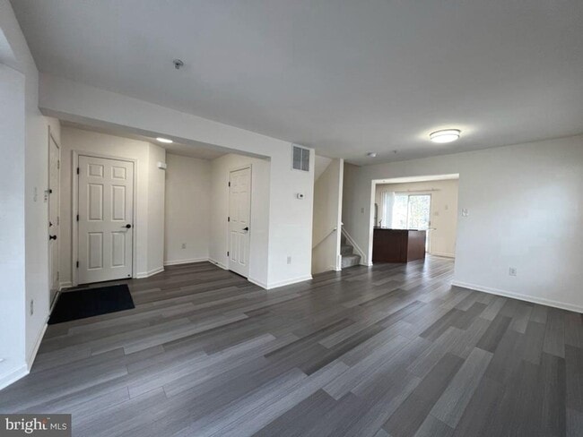 Photo - Beautiful and immaculate 3bd 2/2bth end of group townhome in Odenton