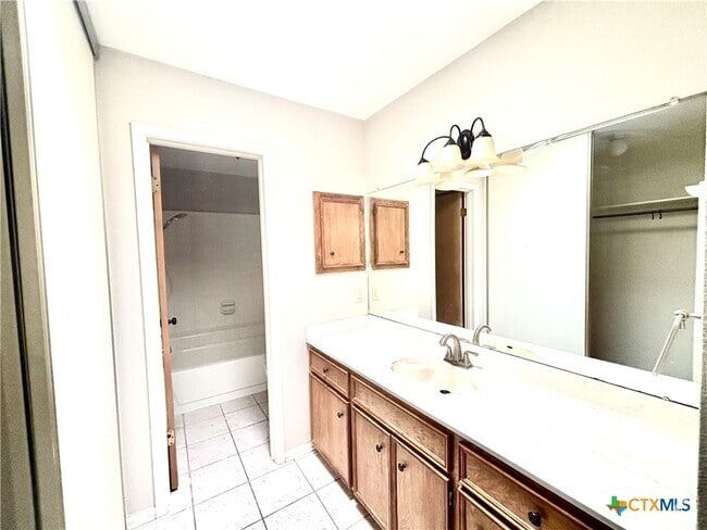 Building Photo - 127 Cabana Dr Rental