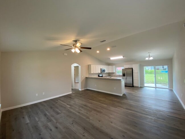 Photo - Custom Home - Desirable SE Ocala Neighborh...