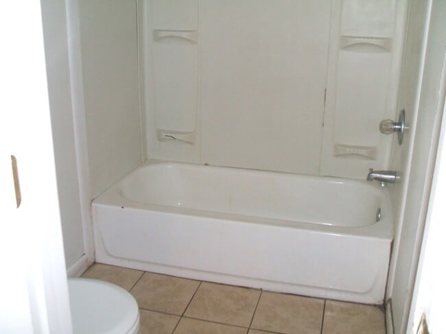 Photo - 4 Bedroom house---walk to Forsyth in 15 mi...