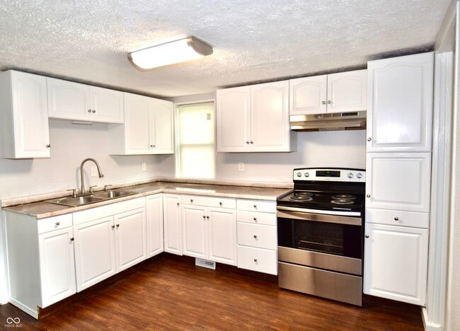 Photo - 1111 Island Woods Dr