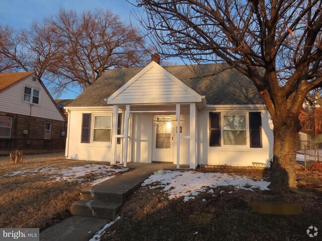 Building Photo - 18 Bacon Ave Rental