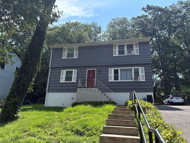 Building Photo - 42 Roosevelt Ave
