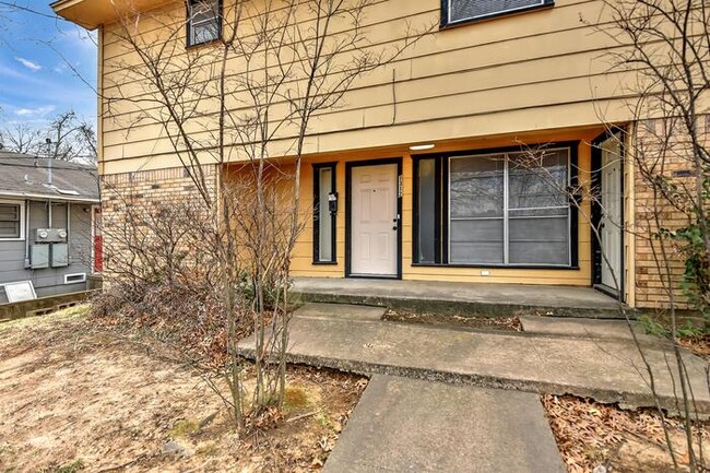 Photo - 1312 N Travis St