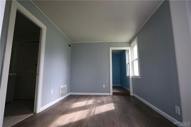 Photo - 1927 Center Rd