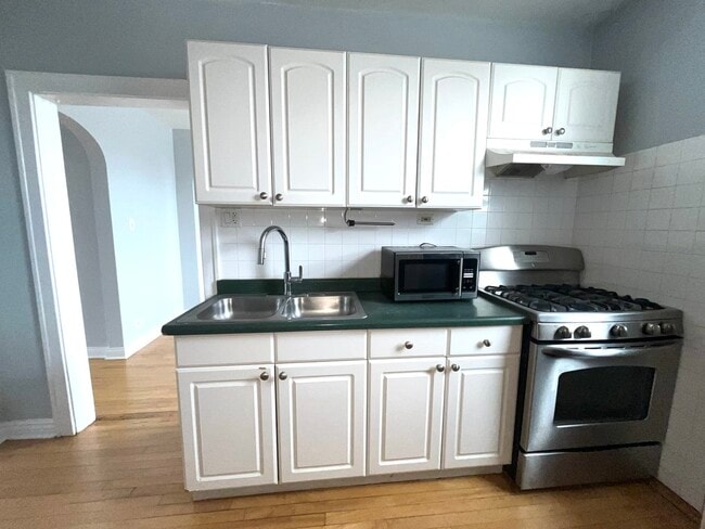 Photo - 5852 W Higgins Ave Unit 3B