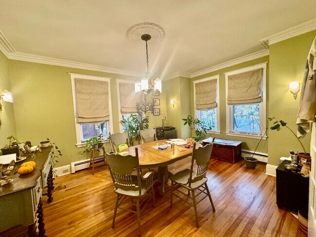 Photo - Bright and relaxed 2-bedroom apartment in ... Unit Main